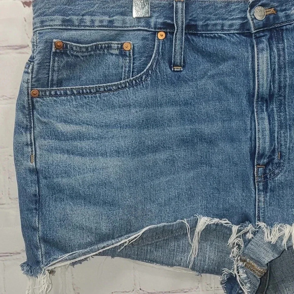 Madewell Relaxed Raw Hem Jean Shorts Size 33 - Picture 2 of 16